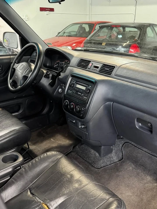 2000 Honda CR-V 1st Gen - Image 6 of 13