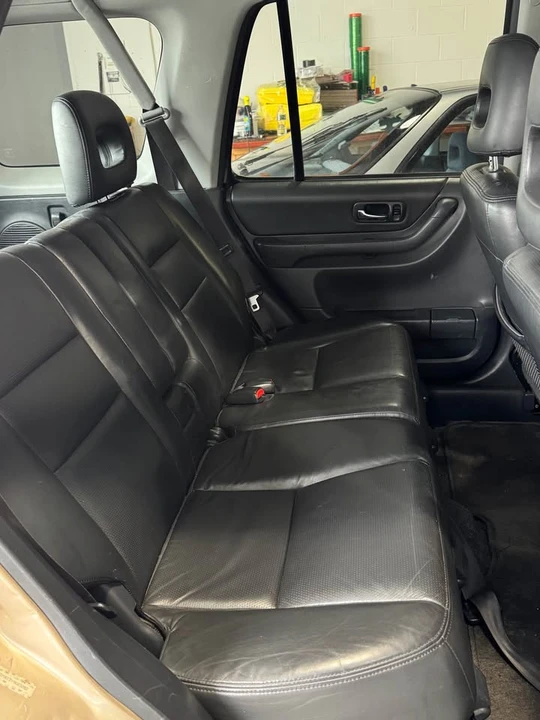 2000 Honda CR-V 1st Gen - Image 7 of 13