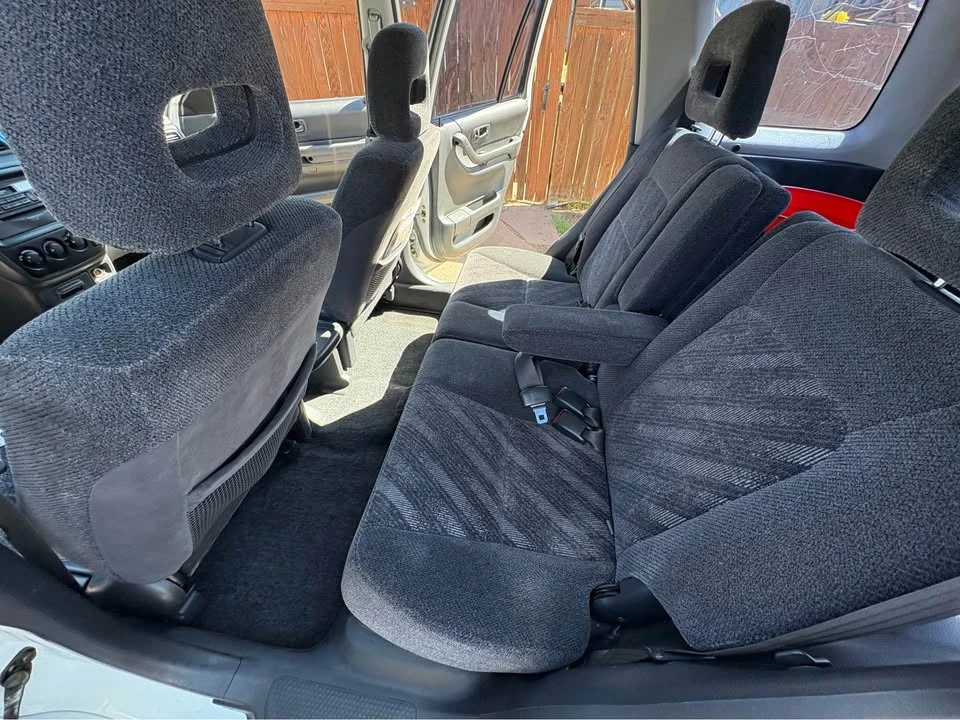 2000 Honda CR-V 1st Gen - Image 9 of 12