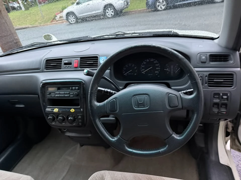 2000 Honda CR-V 1st Gen - Image 12 of 19