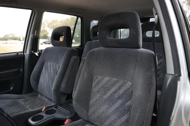 2000 Honda CR-V 1st Gen - Image 6 of 18
