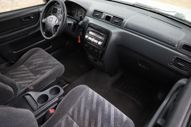 2000 Honda CR-V 1st Gen - Image 15 of 18