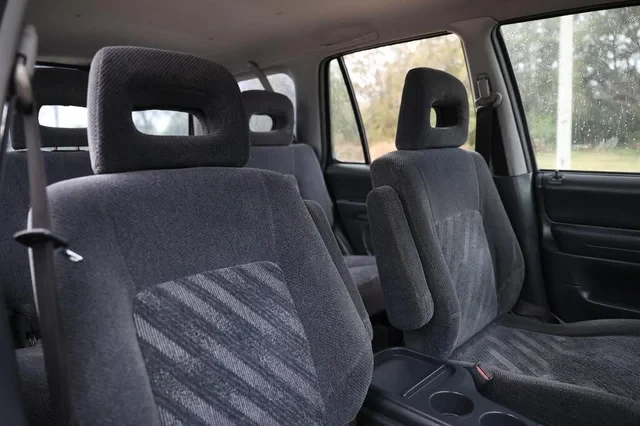 2000 Honda CR-V 1st Gen - Image 17 of 18