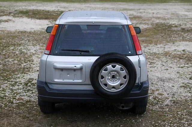 2000 Honda CR-V 1st Gen - Image 9 of 18