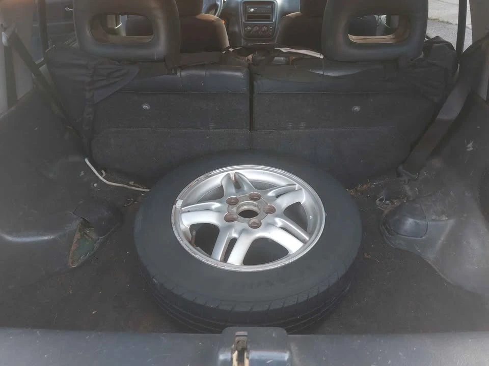 2000 Honda CR-V 1st Gen - Image 8 of 9