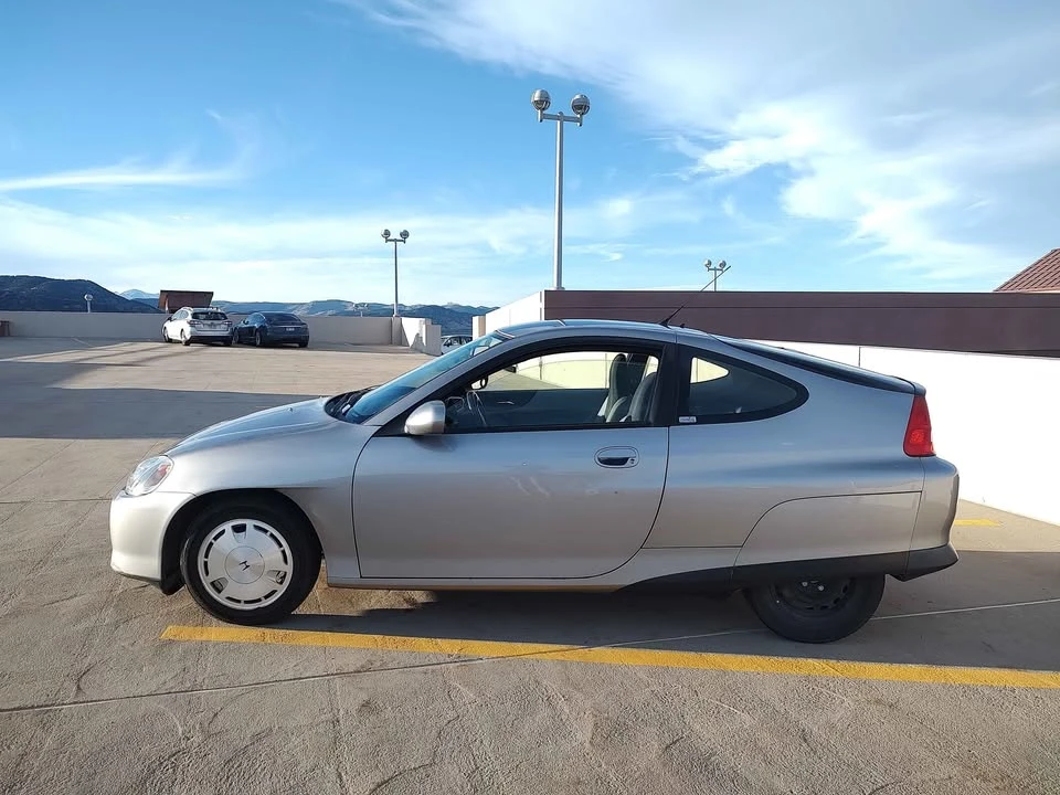 2000 Honda Insight 1st Gen - Image 2 of 13