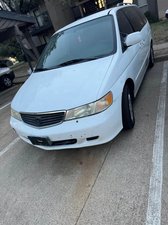 2000 Honda Odyssey - Image 2 of 14