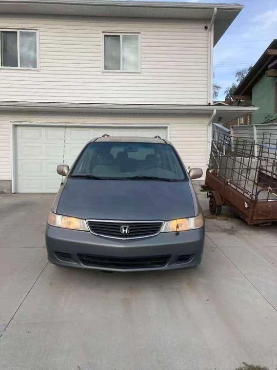 2000 Honda Odyssey - Image 2 of 6