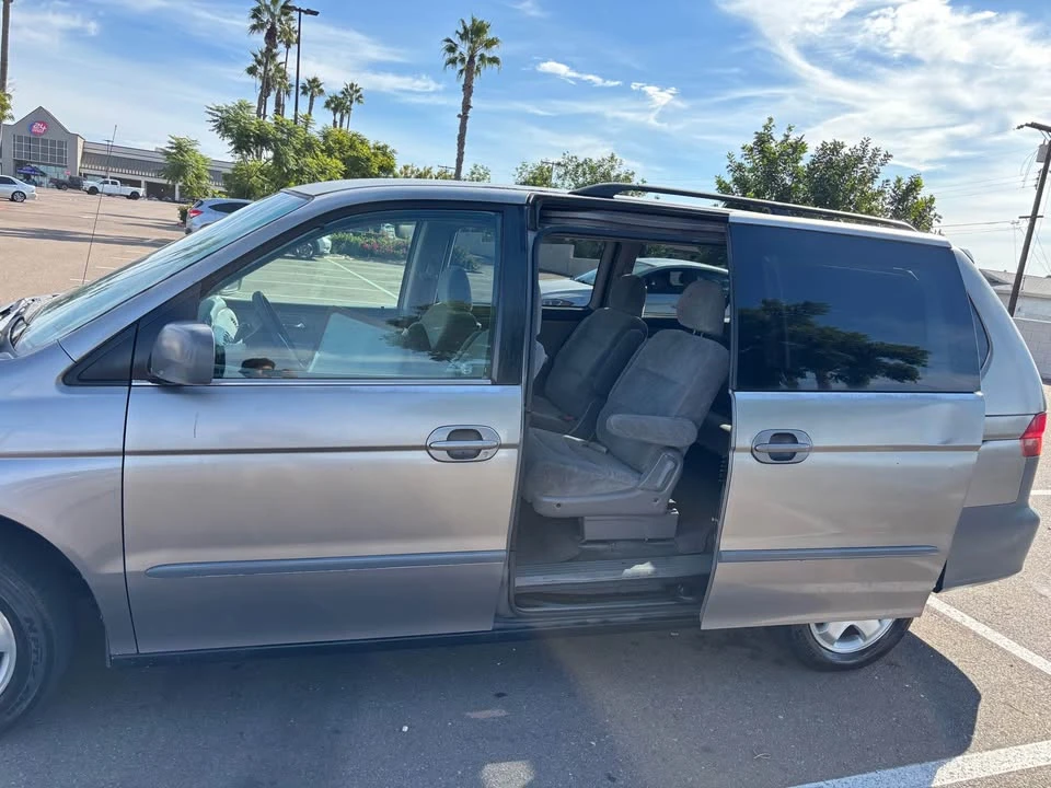 2000 Honda Odyssey - Image 8 of 10