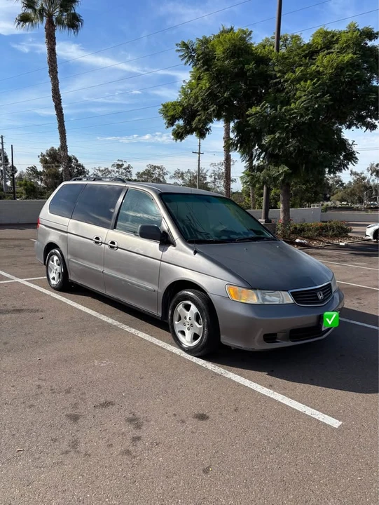 2000 Honda Odyssey - Image 2 of 10