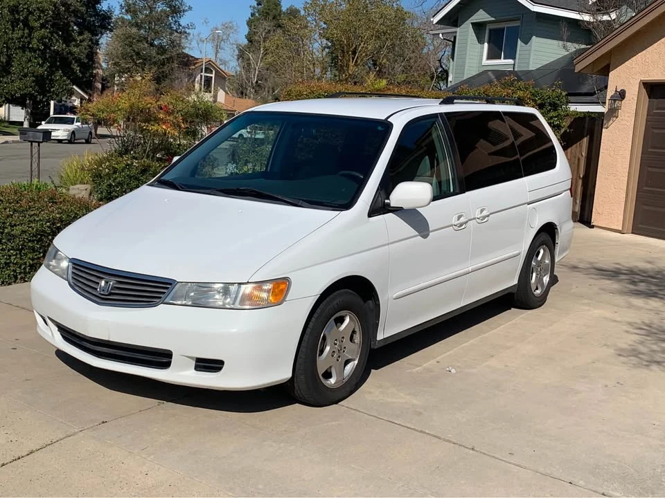 2000 Honda Odyssey - Image 2 of 13