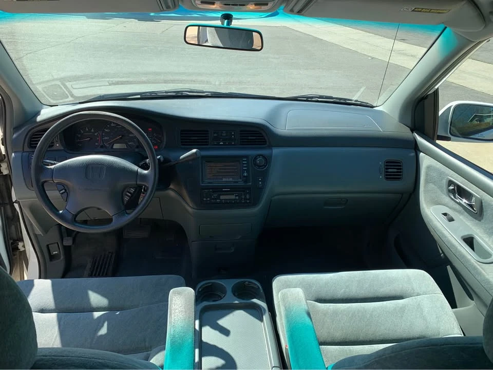 2000 Honda Odyssey - Image 9 of 13