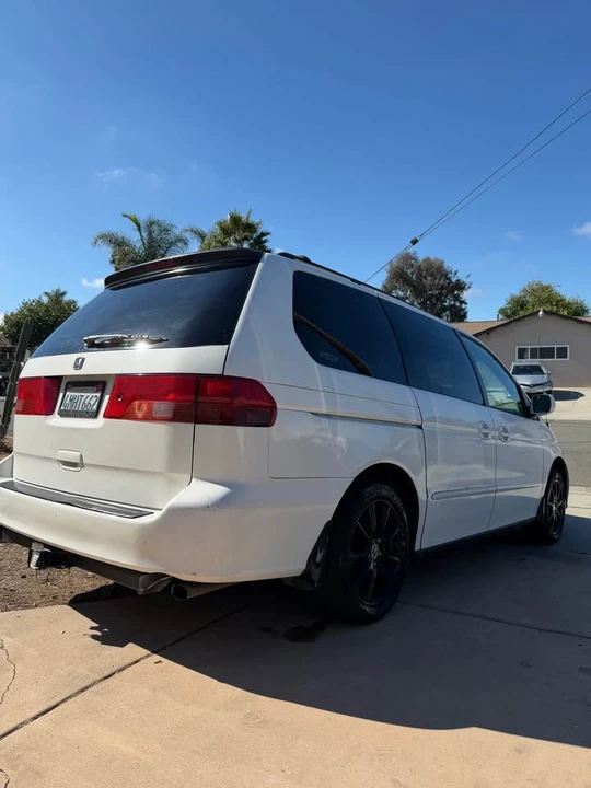 2000 Honda Odyssey - Image 2 of 12