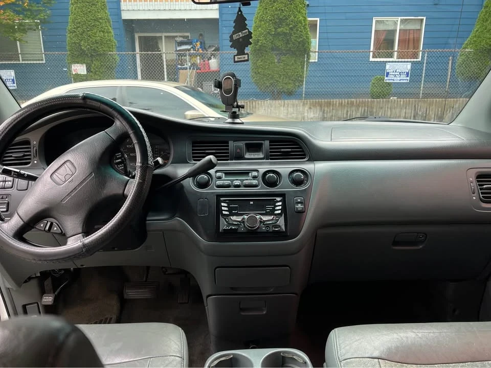 2000 Honda Odyssey - Image 8 of 11