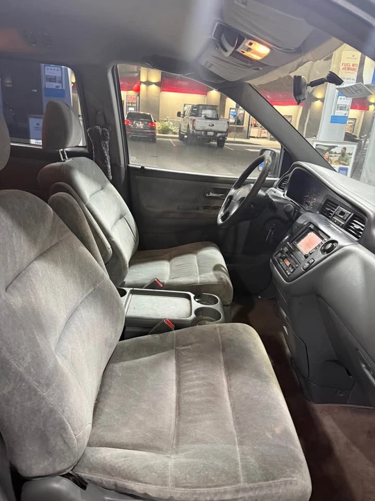 2000 Honda Odyssey - Image 6 of 10