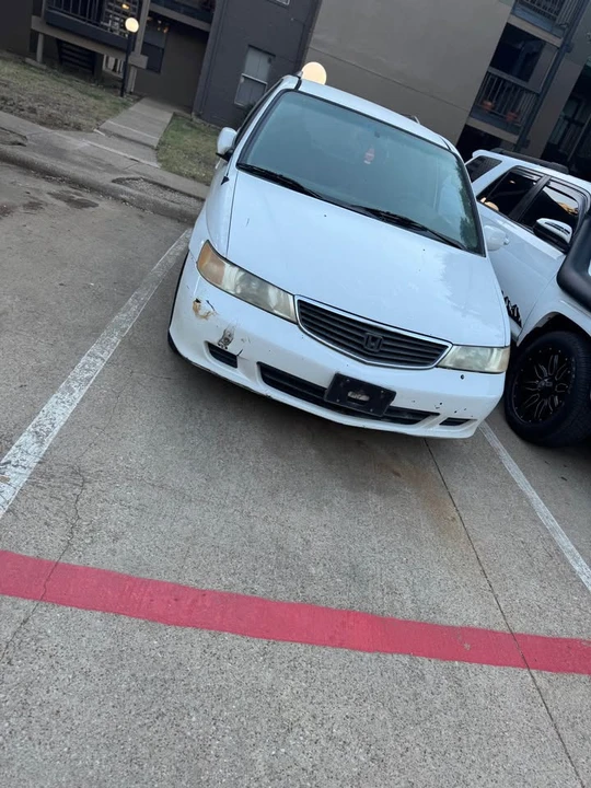 2000 Honda Odyssey - Image 2 of 10