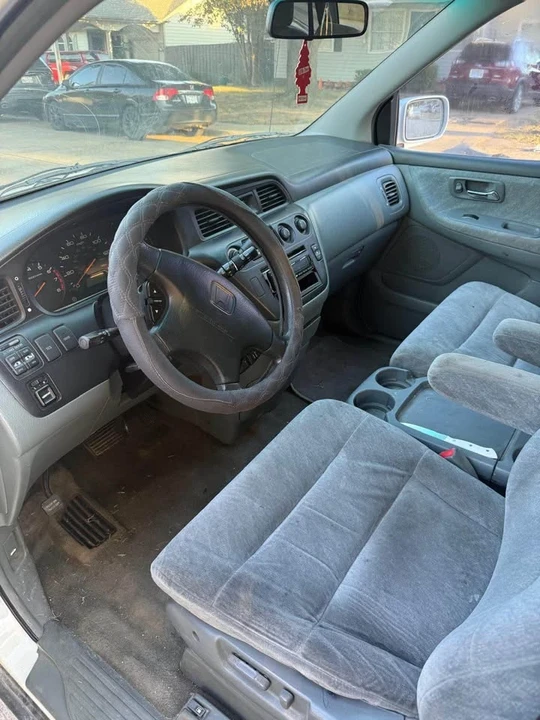 2000 Honda Odyssey - Image 15 of 16