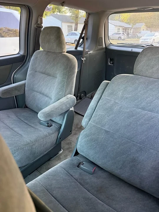 2000 Honda Odyssey - Image 9 of 13