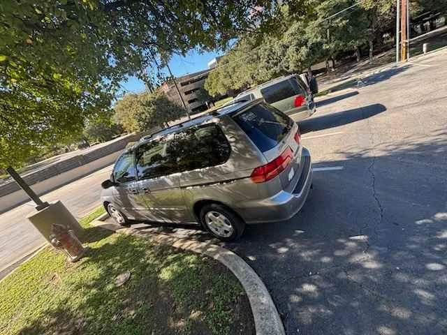 2000 Honda Odyssey - Image 2 of 4