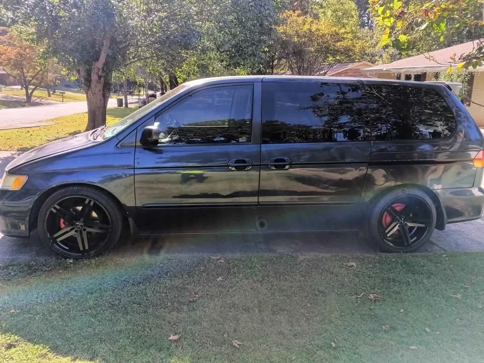 2000 Honda Odyssey - Image 2 of 12