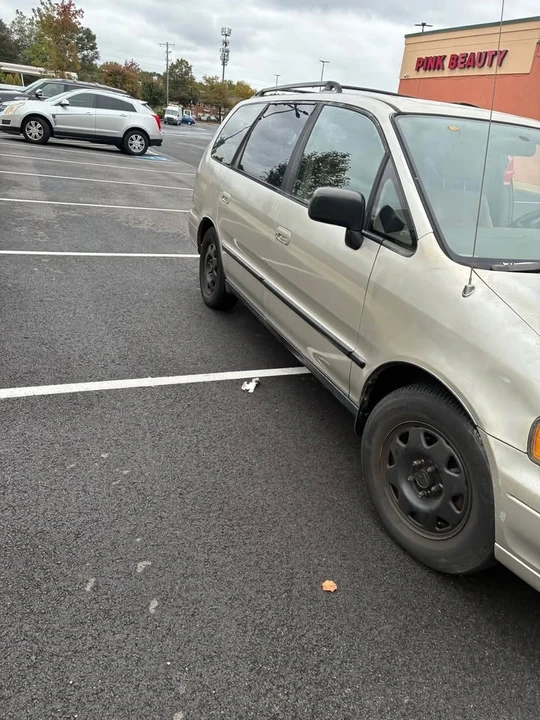 2000 Honda Odyssey - Image 3 of 15