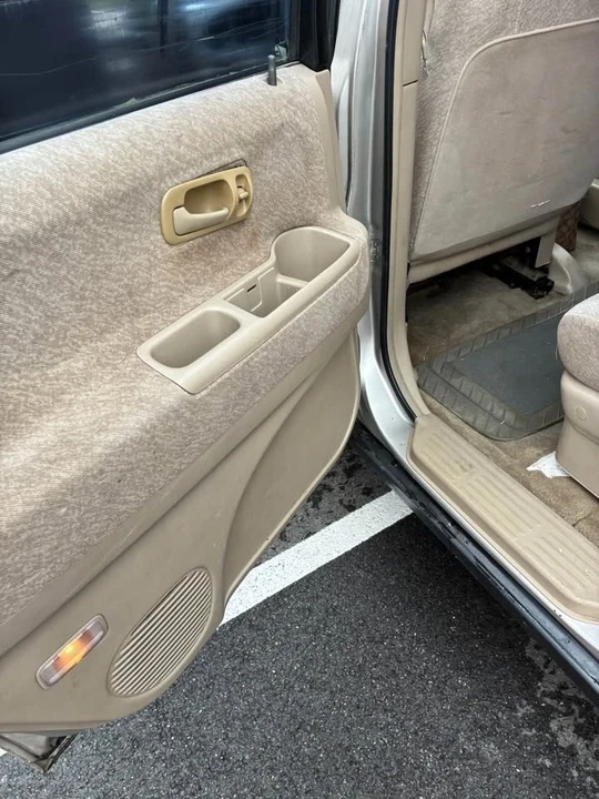 2000 Honda Odyssey - Image 8 of 15