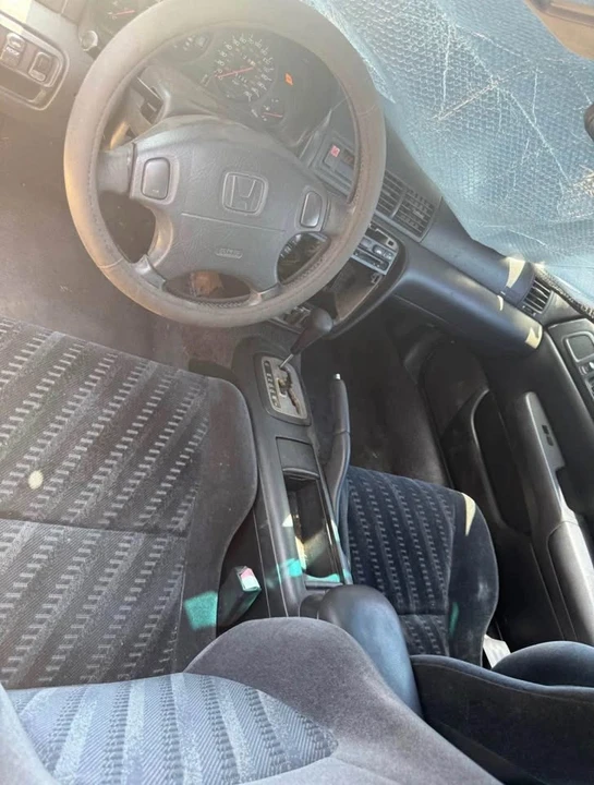 2000 Honda Prelude 5th Gen - Image 5 of 7