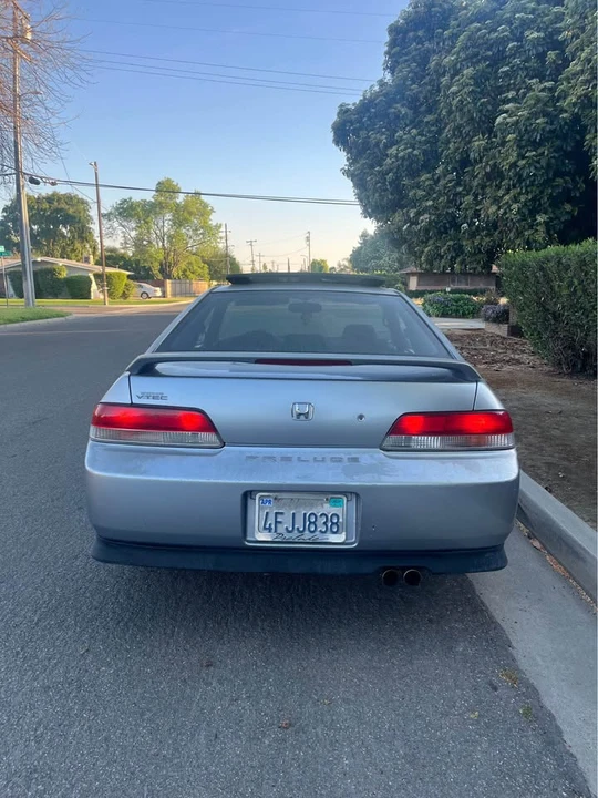 2000 Honda Prelude 5th Gen - Image 5 of 8