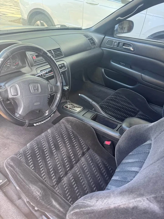 2000 Honda Prelude 5th Gen - Image 4 of 7