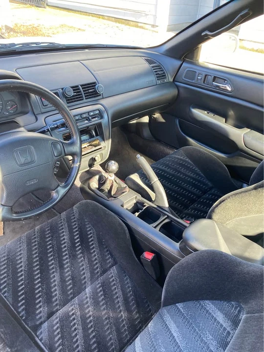 2000 Honda Prelude 5th Gen - Image 2 of 10