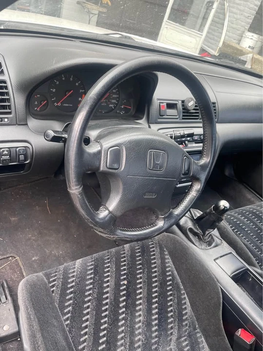 2000 Honda Prelude 5th Gen - Image 5 of 8