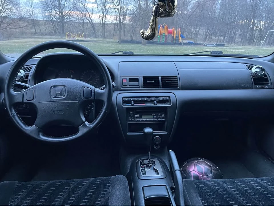 2000 Honda Prelude 5th Gen - Image 4 of 4