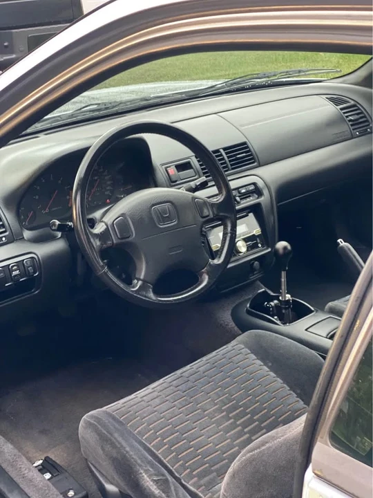 2000 Honda Prelude 5th Gen - Image 13 of 19