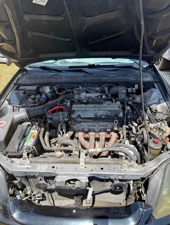 2000 Honda Prelude 5th Gen - Image 2 of 8