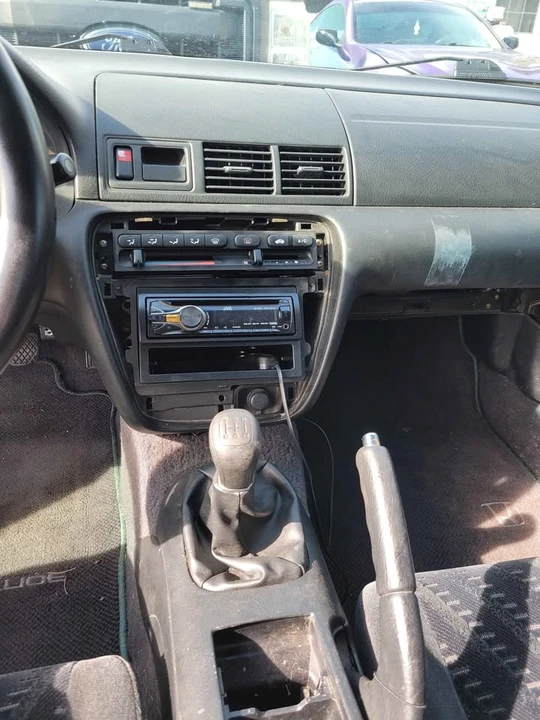 2000 Honda Prelude 5th Gen - Image 10 of 11