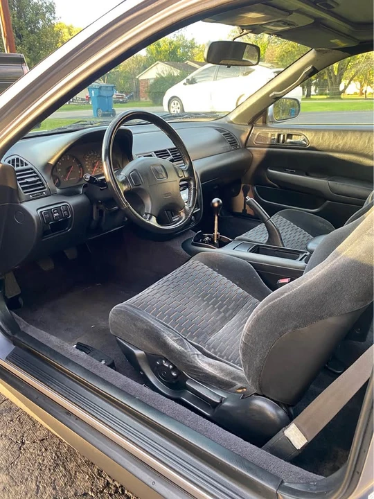 2000 Honda Prelude 5th Gen - Image 18 of 19