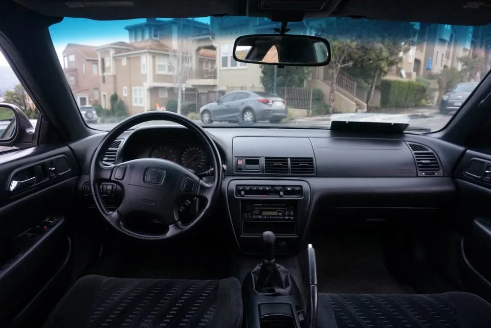 2000 Honda Prelude 5th Gen - Image 11 of 16