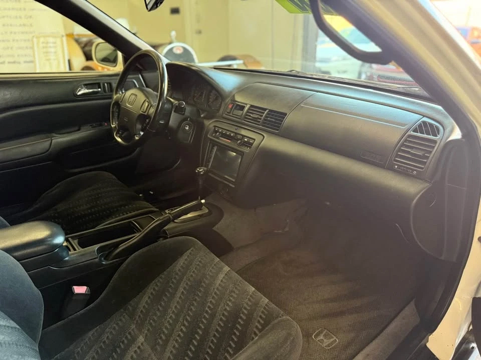 2000 Honda Prelude 5th Gen - Image 12 of 19
