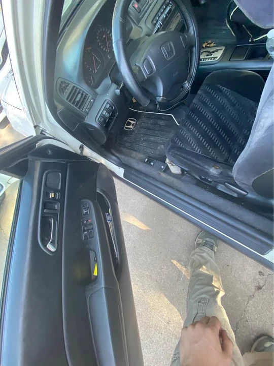 2000 Honda Prelude 5th Gen - Image 6 of 17