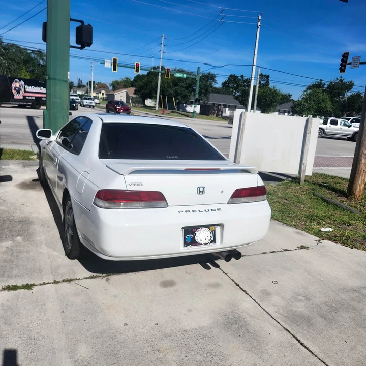 2000 Honda Prelude 5th Gen - Image 3 of 9