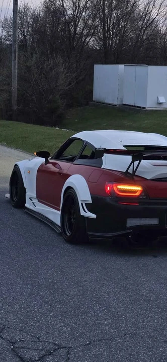 2000 Honda AP1 S2000 - Image 2 of 17