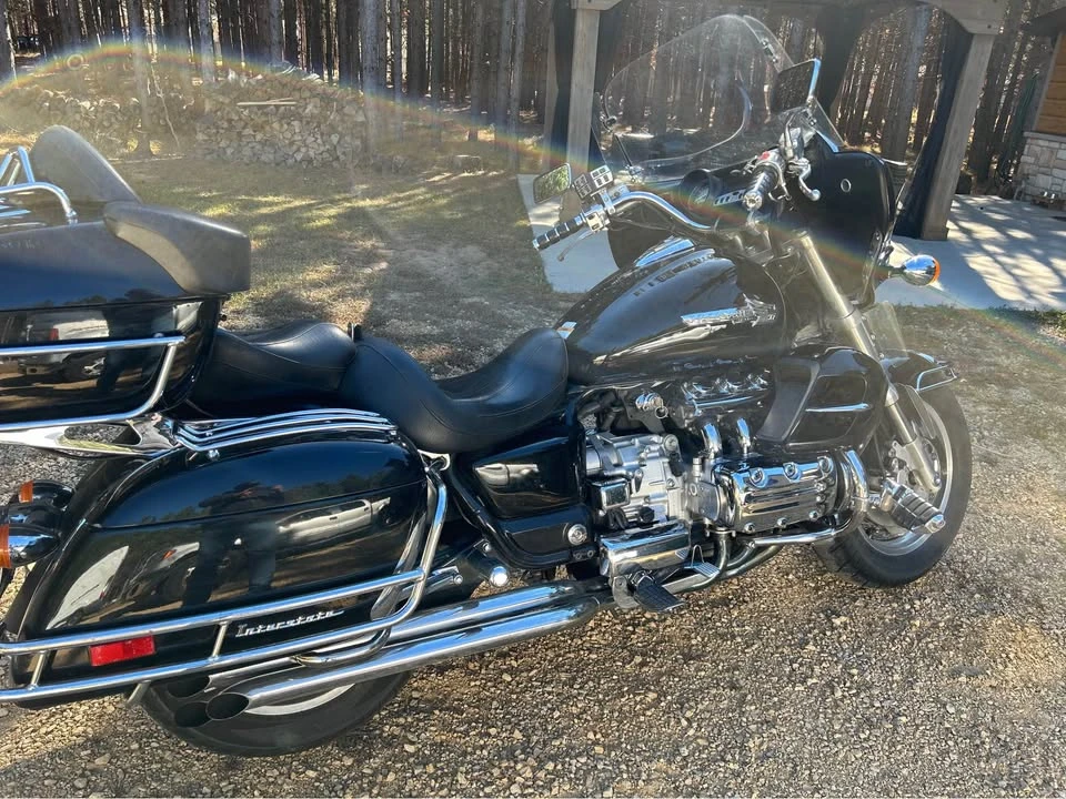 2000 Honda Gold Wing - Image 2 of 6