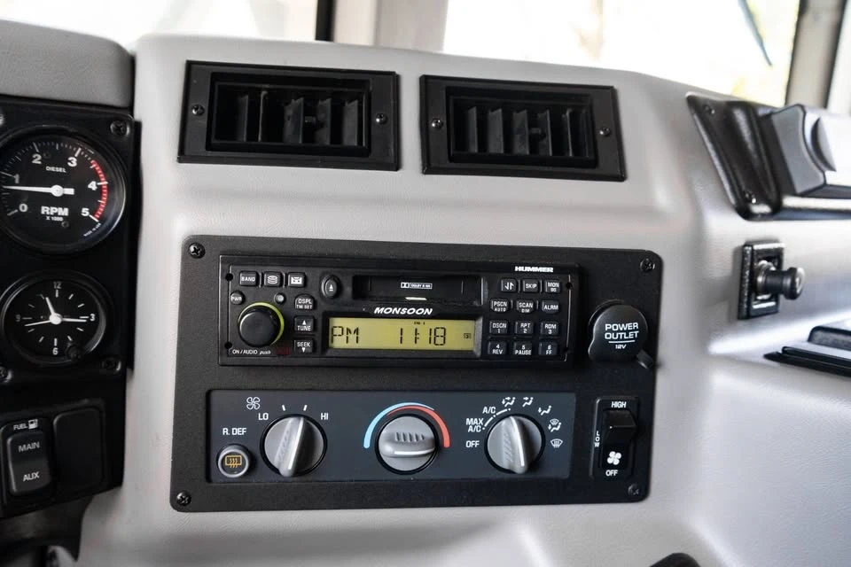 2000 Hummer Hummer H1 - Image 9 of 13