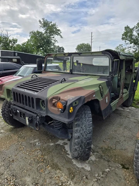 2000 Hummer HMMWV - Image 2 of 8