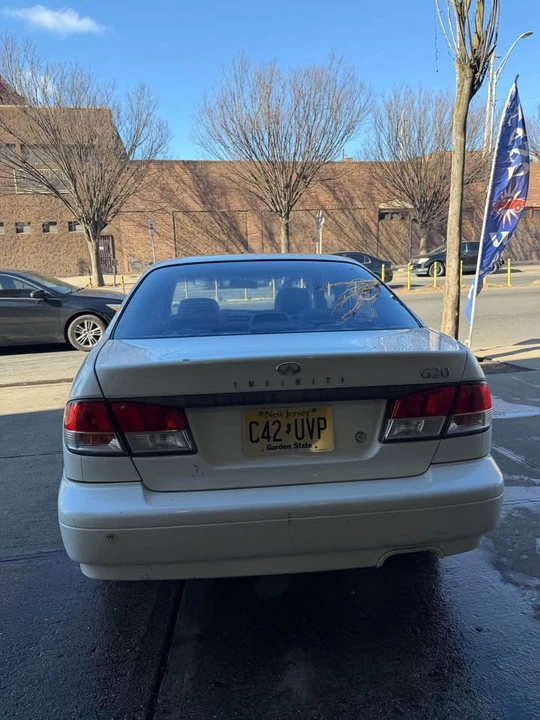2000 Infiniti G20 2nd Gen - Image 2 of 8