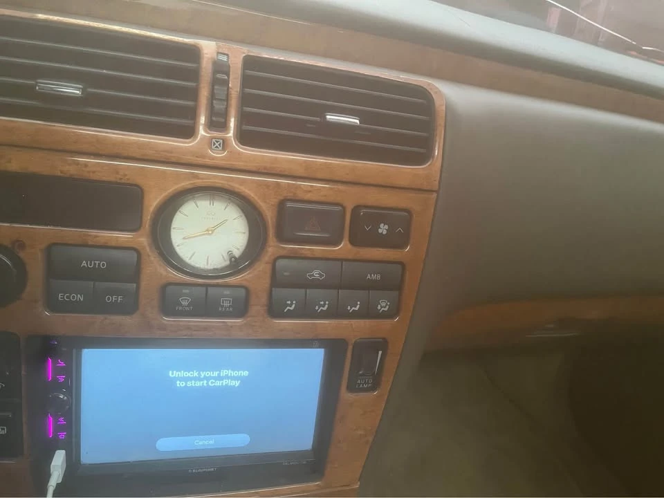 2000 Infiniti Q45 2nd Gen - Image 2 of 5