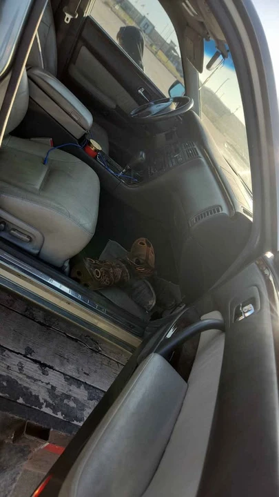 2000 Infiniti Q45 2nd Gen - Image 3 of 3