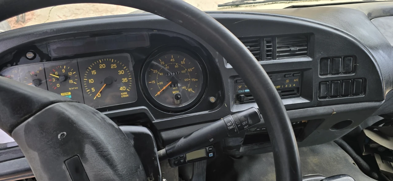 2000 Isuzu Elf - Image 3 of 17