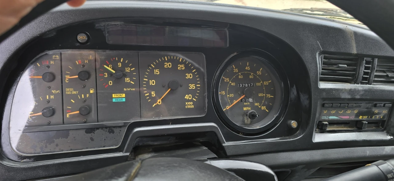 2000 Isuzu Elf - Image 16 of 17
