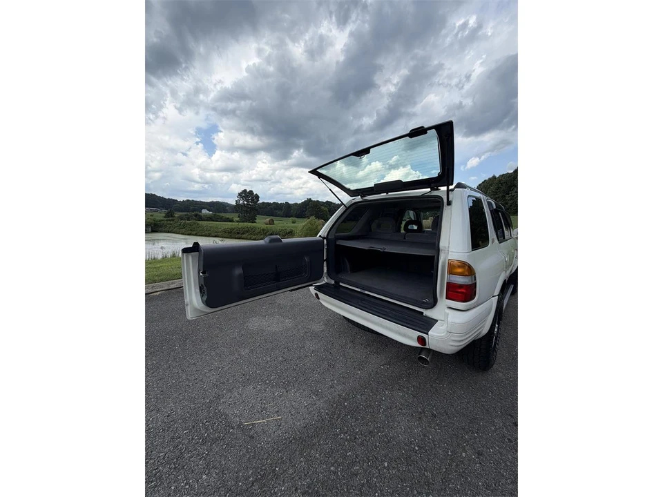 2000 Isuzu Rodeo - Image 24 of 30